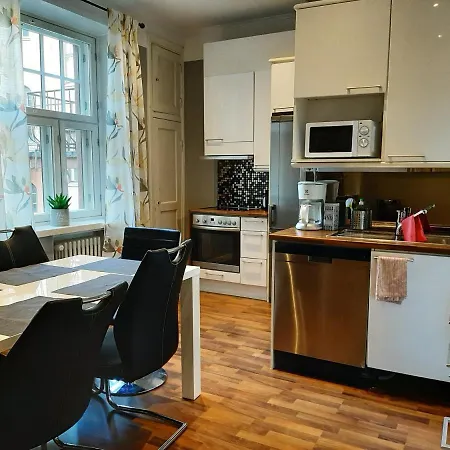 Go Happy Vilhonkatu 9. Stylish In The Heart Of The Centrer Apartment Helsinki